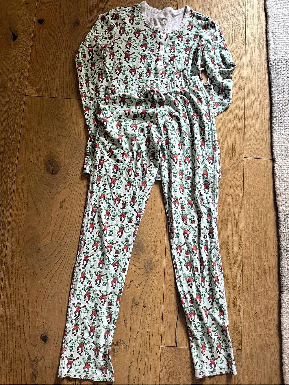 Roller Rabbit size XS holiday set EUC